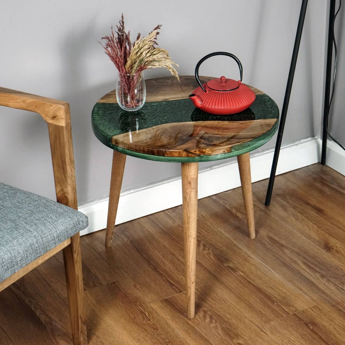 Ultimate Premium Products – wholesale Soffbord – Live Edge River Green harts runt soffbord - epoximöbler12