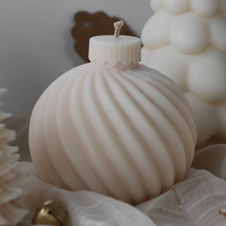 Mae Fleur - Wholesale Novelty Candle - Large Bauble Candle0