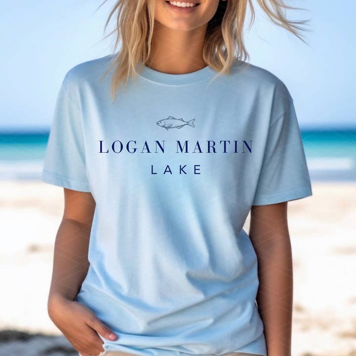 Skräddarsydd Klassisk Sjö|Strand T-shirt för wholesale av The Ruffled Rhino