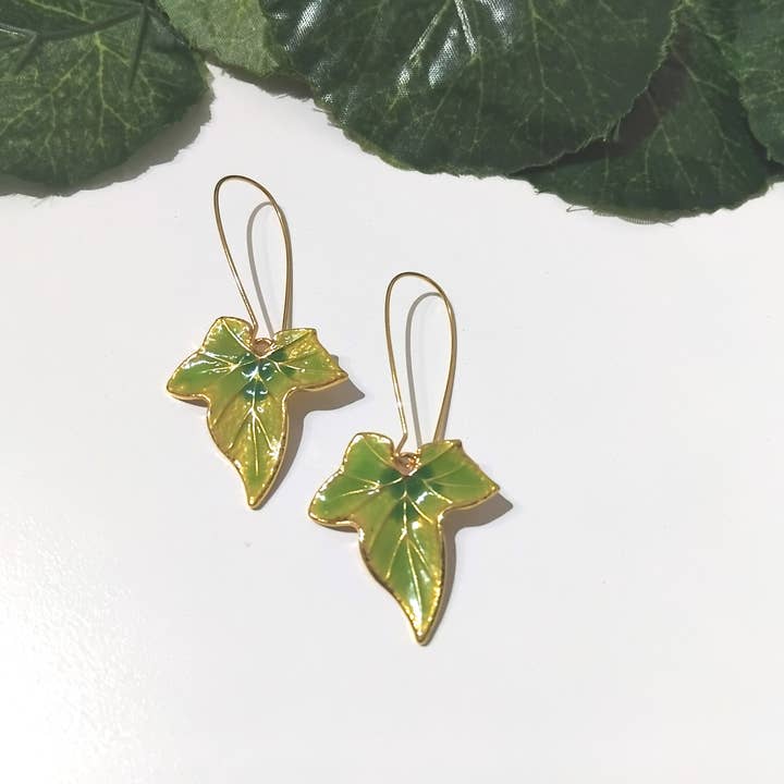 Wild & Free – Brincos de argola por atacado – Brincos de folha de hera verde2