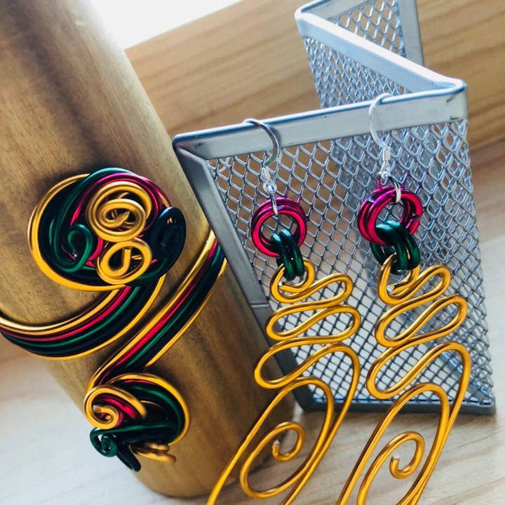 Jewelry With Me – Großhandel Manschettenarmband – Wakanda-inspirierter Armreif Black Panther Schmuck, schwarz rot grün gold4