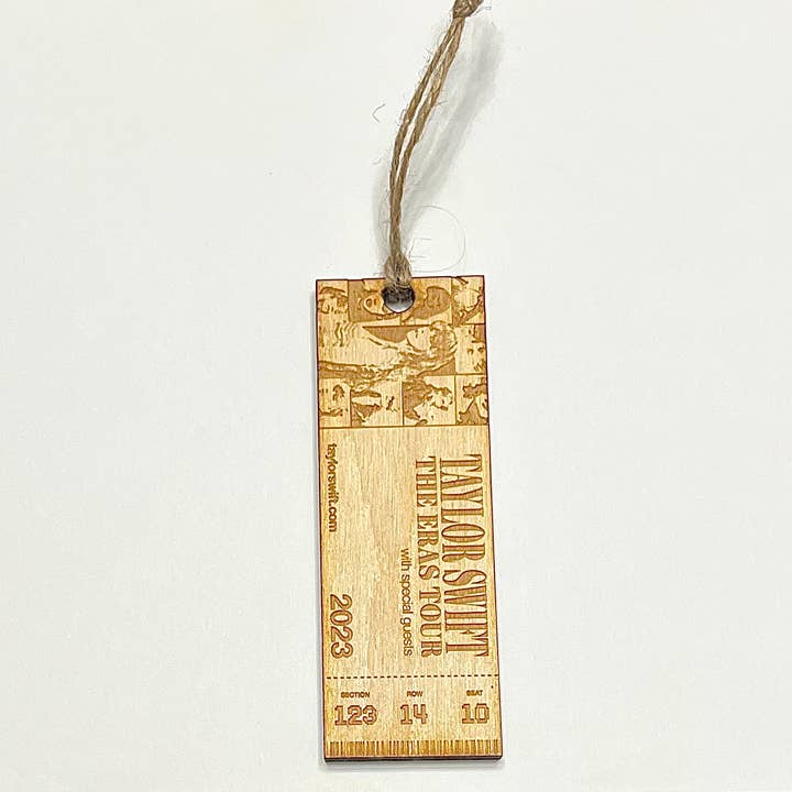 Tree YoSelf - Vendita all'ingrosso Decorazione - Biglietto decorativo in legno per il tour di Taylor Swift Eras Tour1