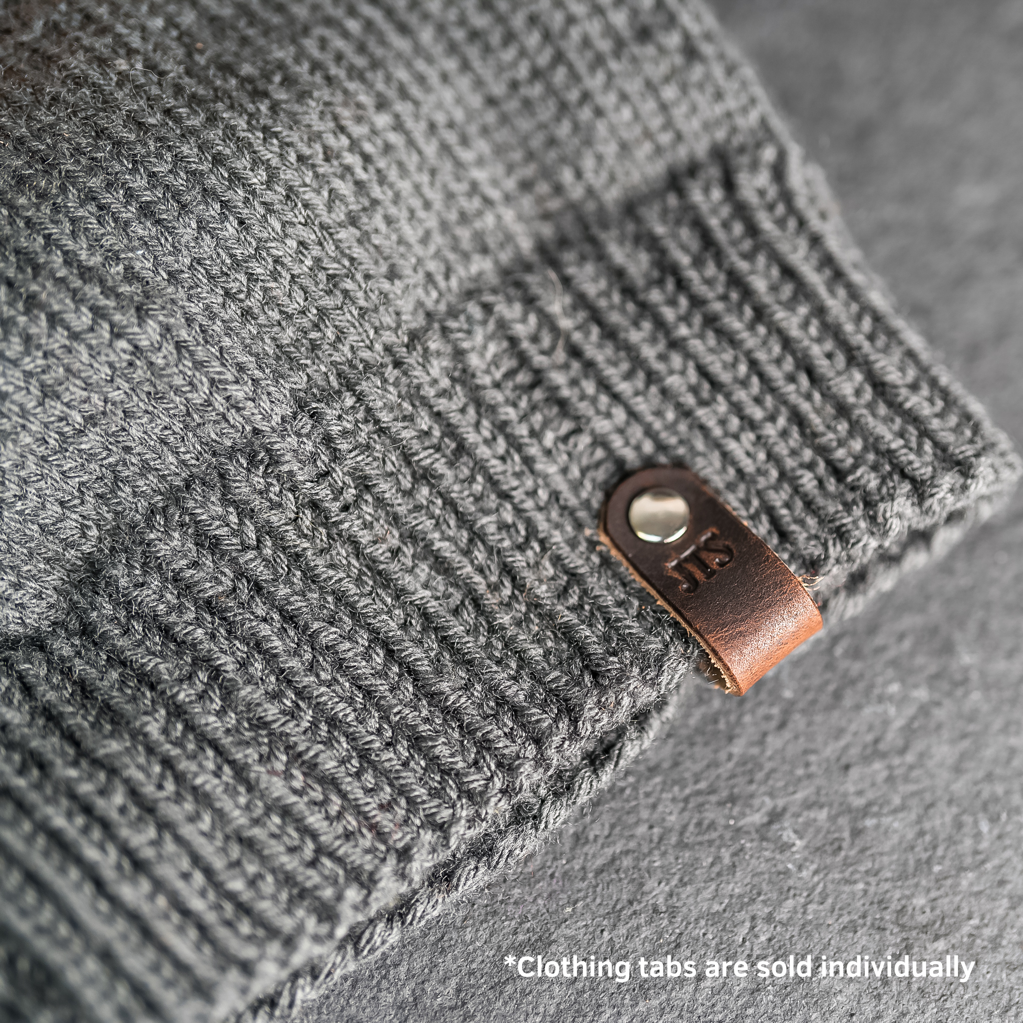 Ox & Pine - Vente Étiquette pour bagage - Onglets de vêtements en cuir personnalisés31