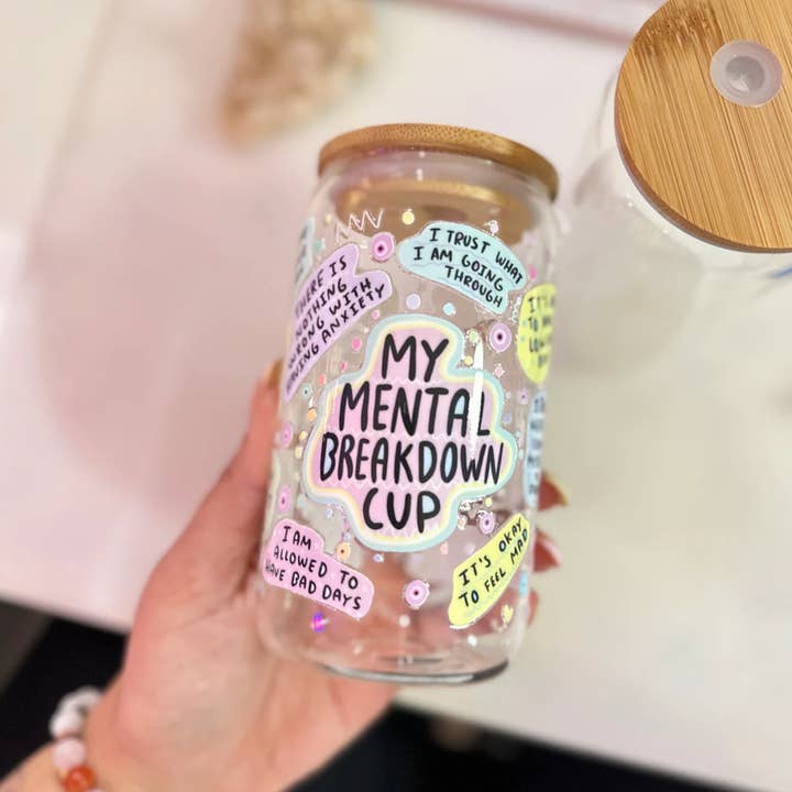 Desi design and chai - Vente Verre/tasse - Canette de bière en verre de 16 oz Mental Breakdown avec couvercle en bambou et paille5
