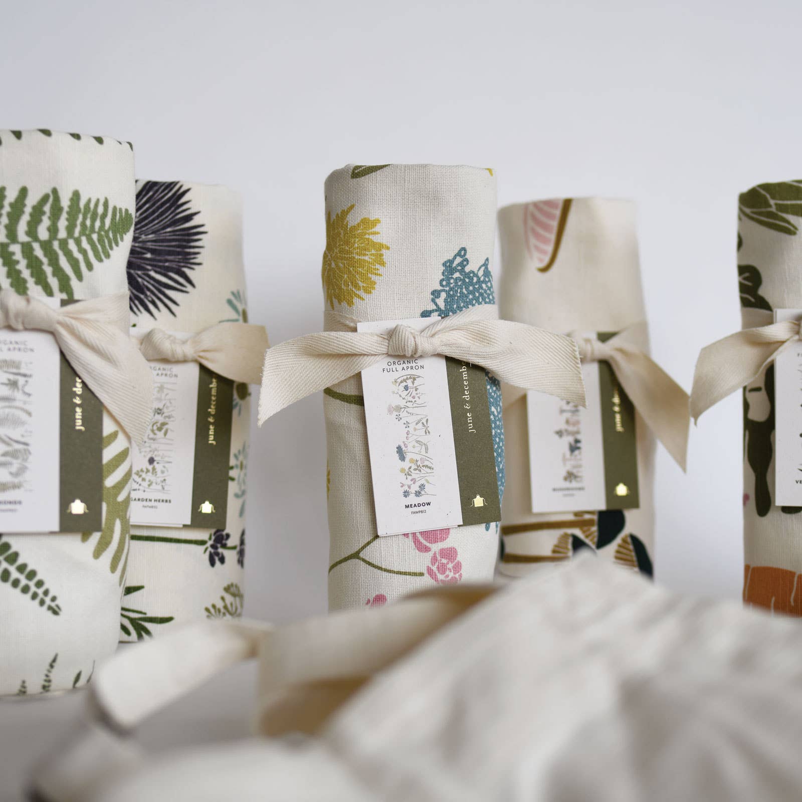 June & December - Wholesale Apron - Fronds and Fern Organic Apron for Kitchen and Garden8