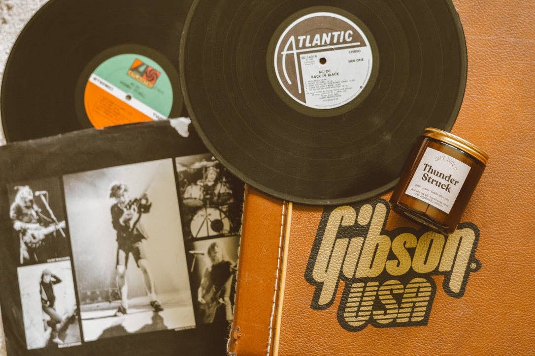 Shy Wolf Candles – Engroshandel Glaslys – Thunderstruck2