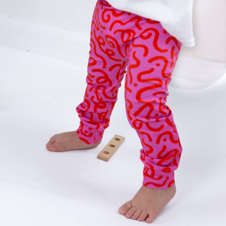 Fred & Noah - Wholesale Fashion Leggings - Kids - Pink Squiggle Print Leggings3