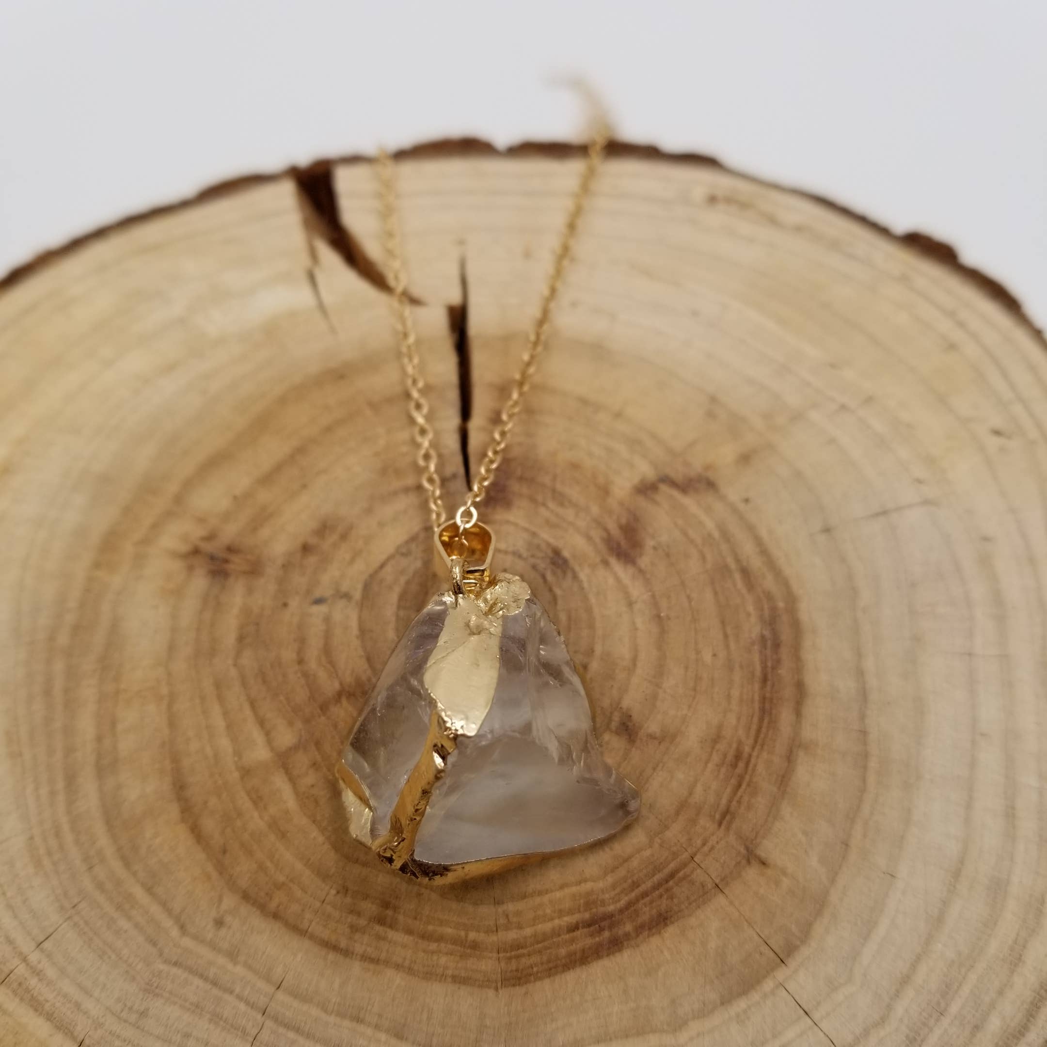 CHAKRA JEWELRY - Wholesale Halskettinghanger - Natuurlijke amethist ketting met goudvergulde halfedelsteen4