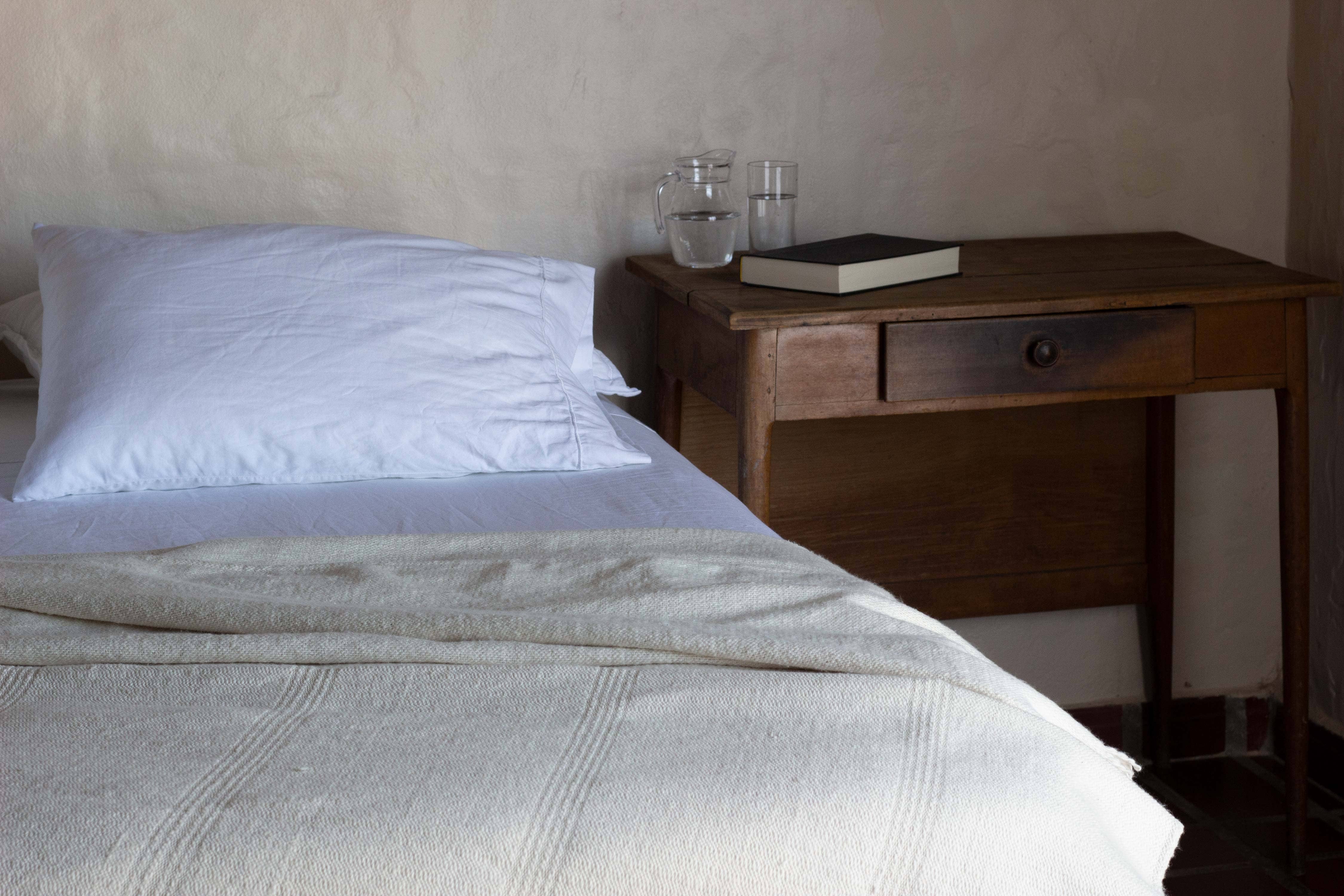 Under The Bough - Wholesale Bedding Blanket - Liso Handloomed Cotton Bed Blankets — Ecru1