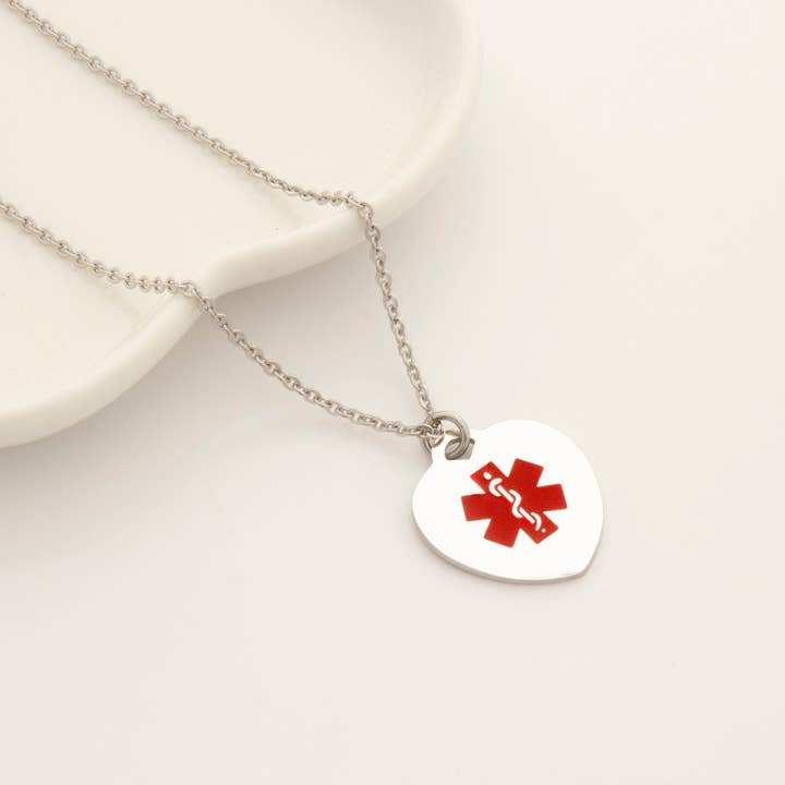 Anavia - Venta al por mayor Collares con colgantes/abalorios - Collar personalizado de alerta de identificación médica en forma de corazón