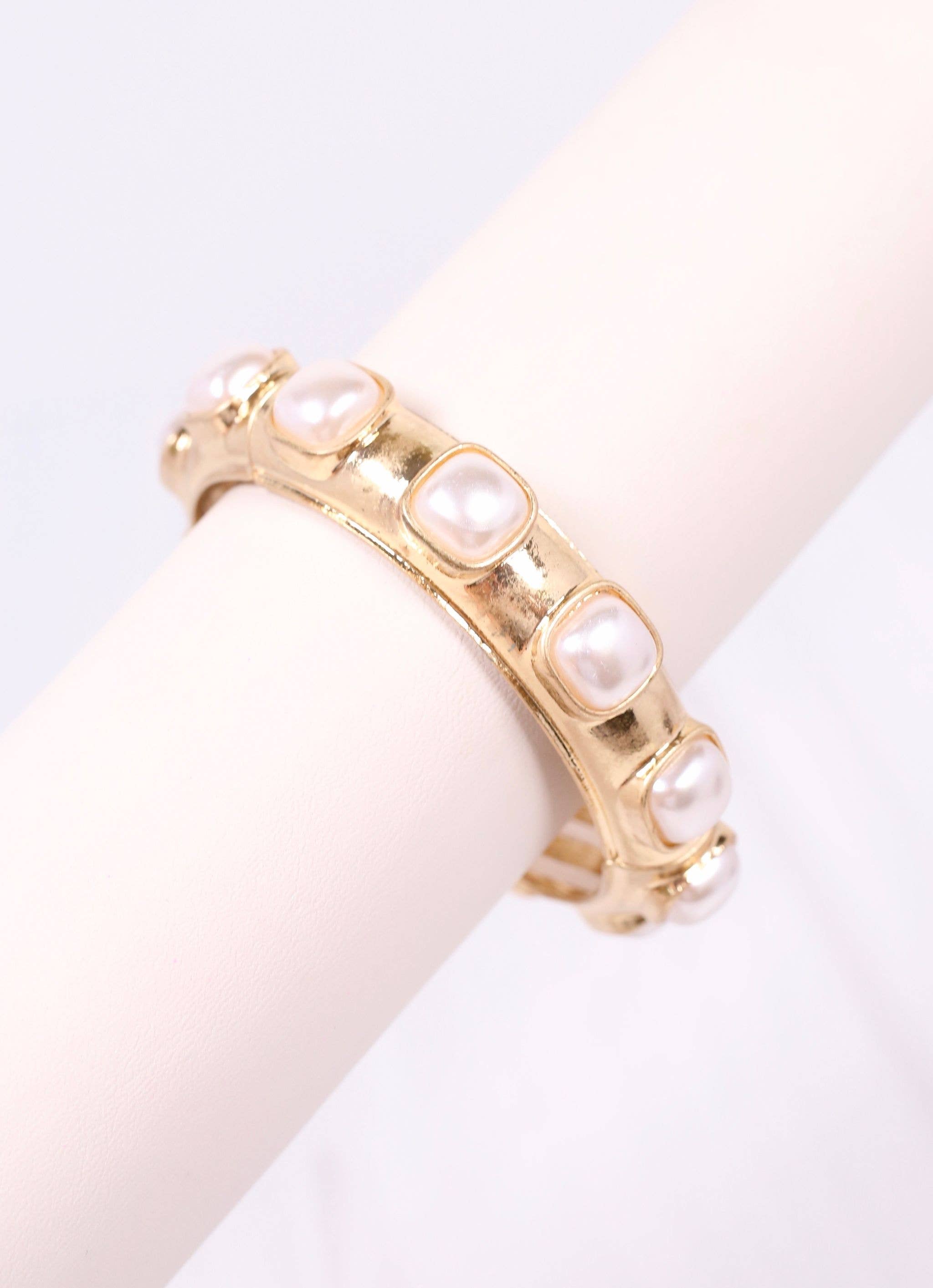 Caroline Hill - Wholesale Bangle Bracelet - Mirren Bracelet with Pearls GOLD1
