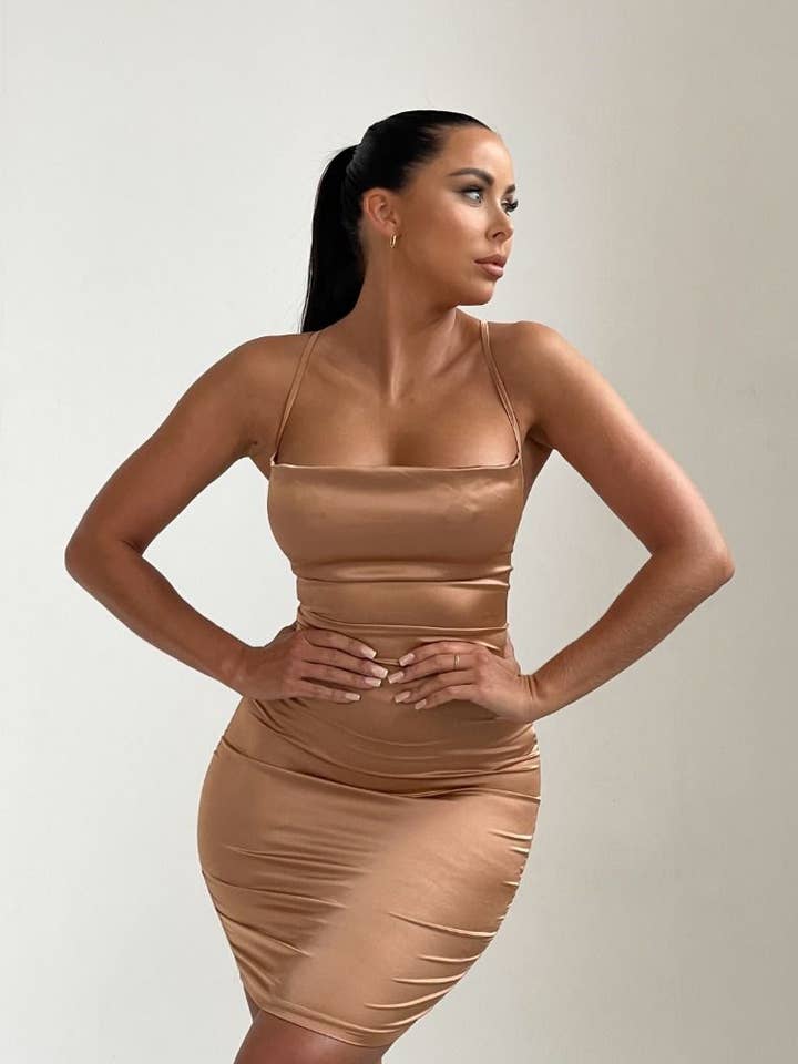 Vestido Camel Cetim Renda Up Back Bodycon Mini - Clary por atacado de Femme Luxe