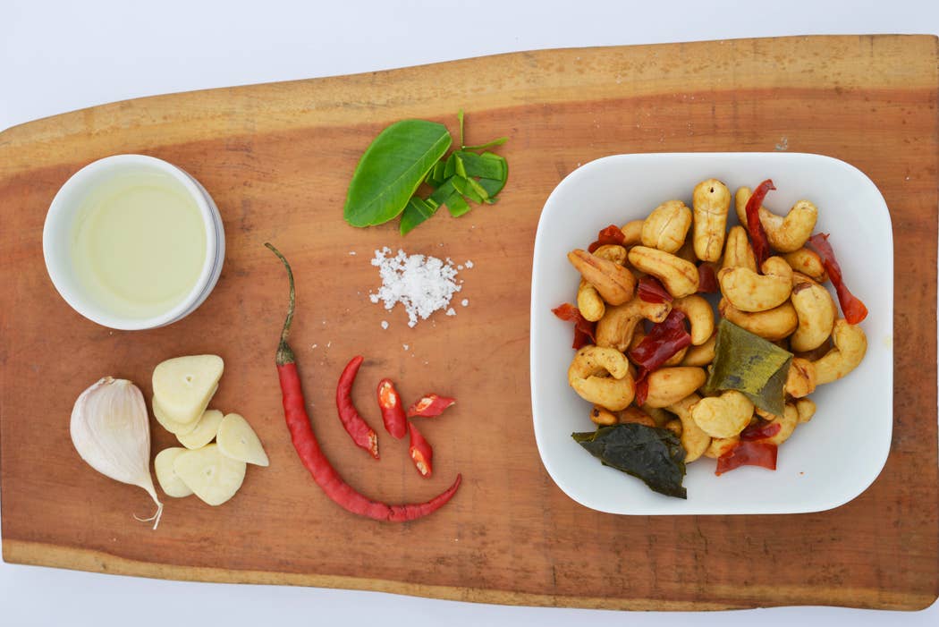 Nuts+Nuts – wholesale Nuts – Assorted Flavors Indonesian Roasted Cashews 1.76 Oz2