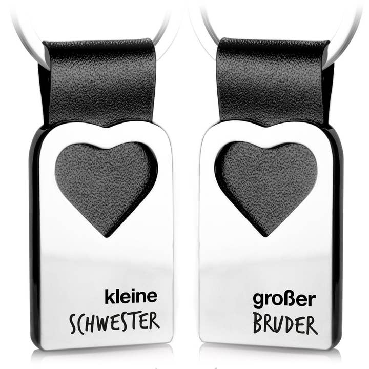 “little sister & big brother” heart keychain with leather engraving for wholesale by FABACH – Die Schlüsselanhänger-Schmiede