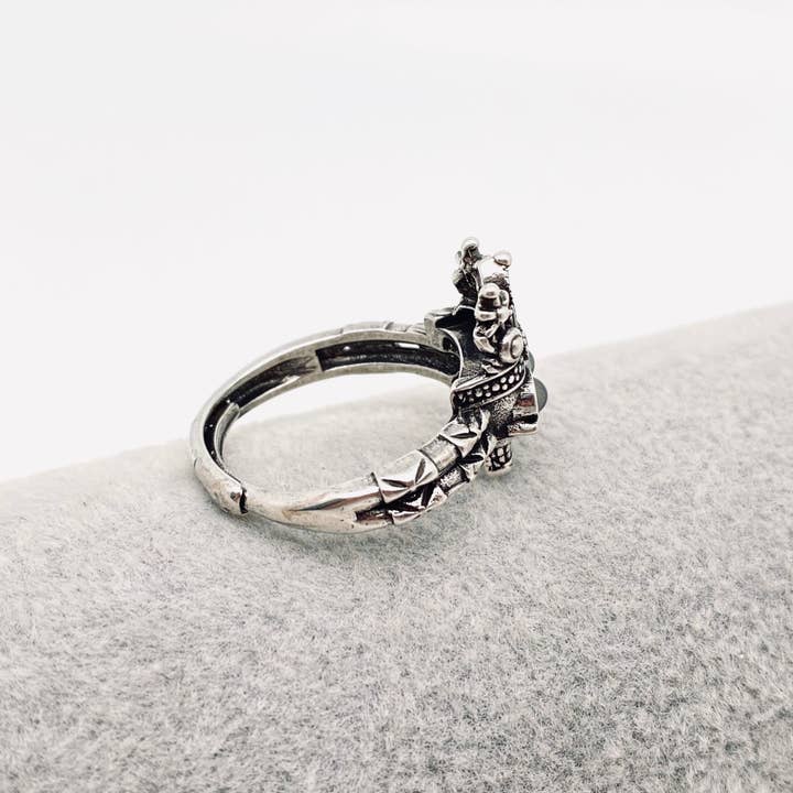 Mio Queena - Venta al por mayor Anillos grandes/de cóctel - GT/CS - Anillo ajustable con forma de calavera con ojos de aguamarina2