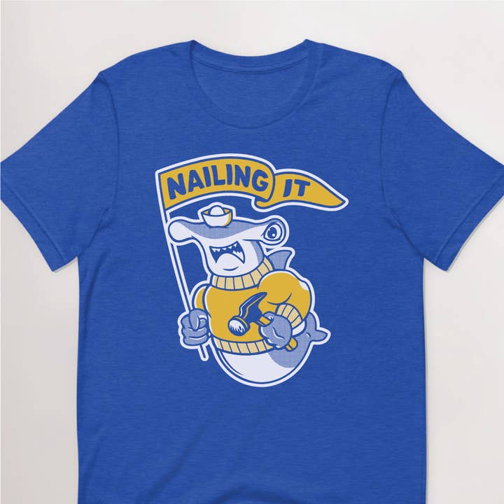 T-shirt Nailing It pour la vente par Poosh Designs & Apparel