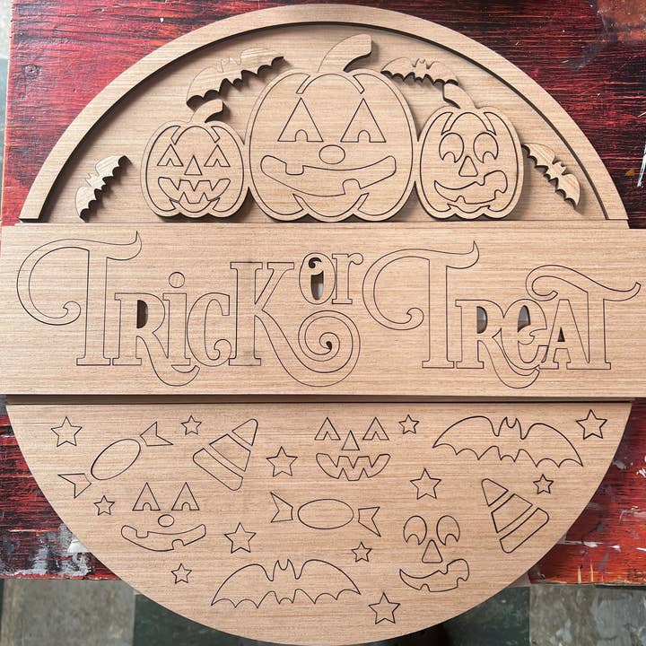 DIY de suspension de porte pour Halloween - Farce ou friandise | Panneau en bois pour la vente par Kate's Blanks