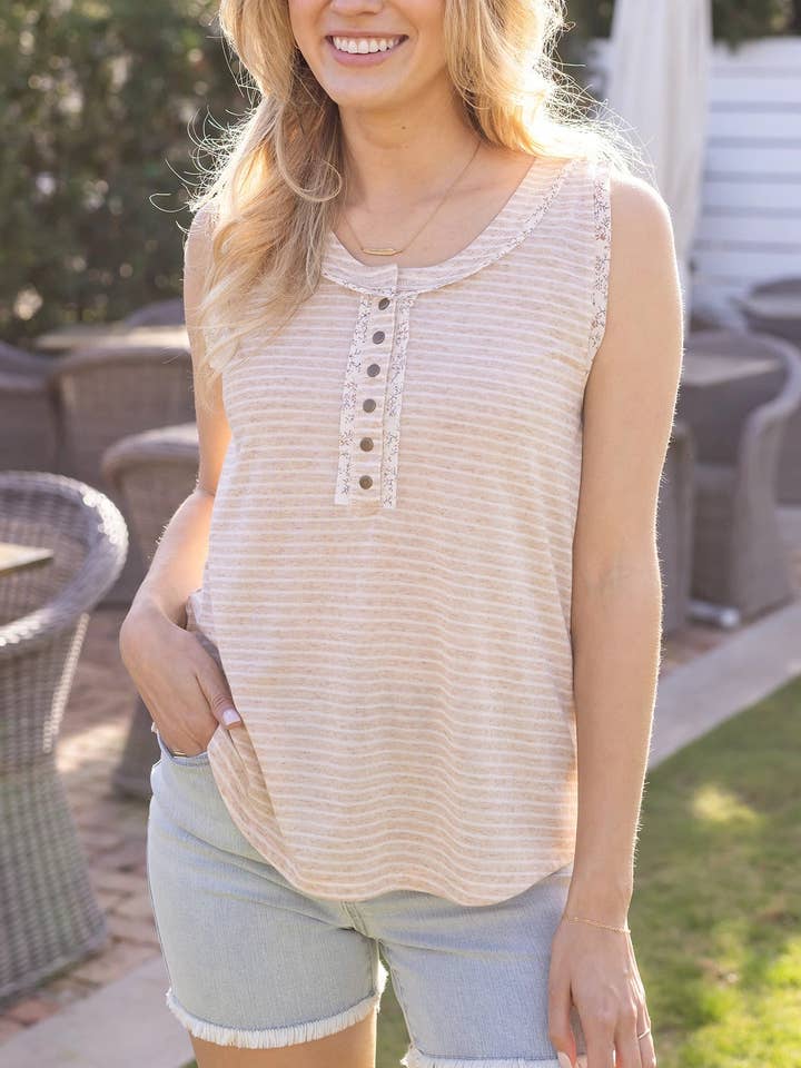Débardeur Henley à rayures naturelles pour la vente par Grace and Lace
