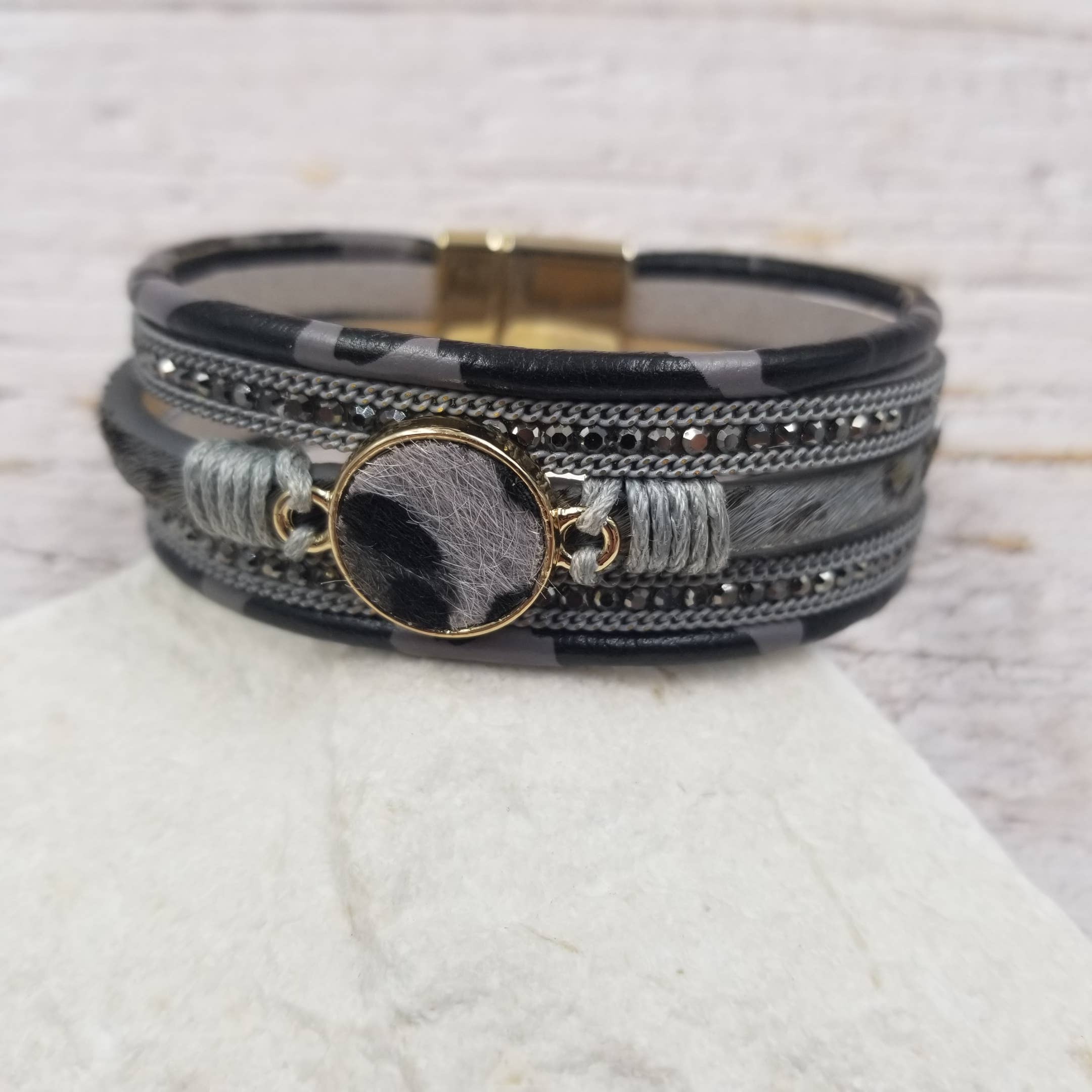 Treasure Wholesale - Vente Bracelet jonc - Bracelet en cuir magnétique léopard1