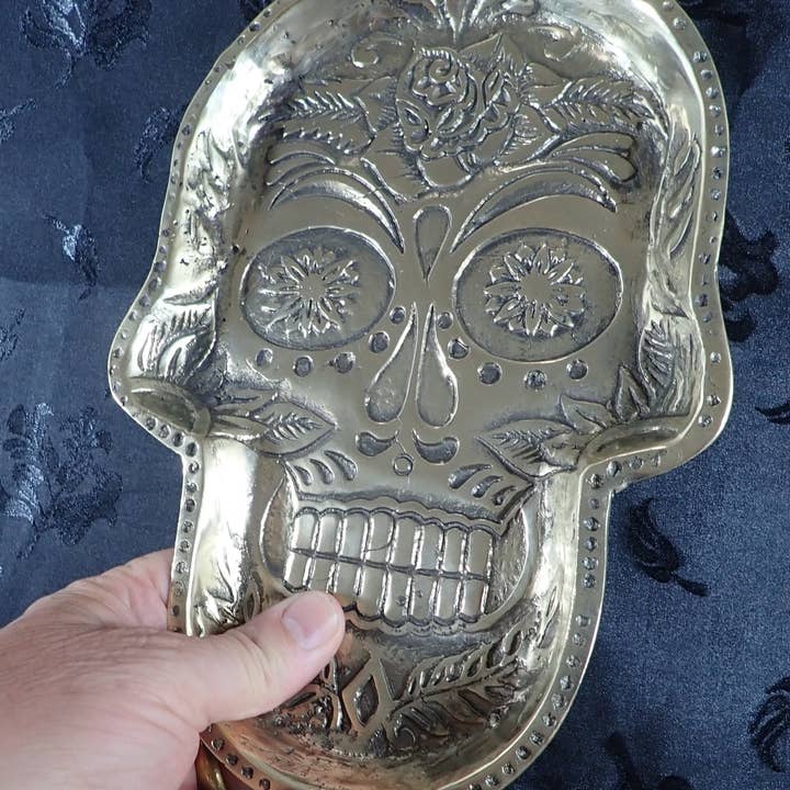 Ubud Glass - Venta al por mayor Bandejas decorativas - Bandeja de café de latón con diseño de calavera mexicana