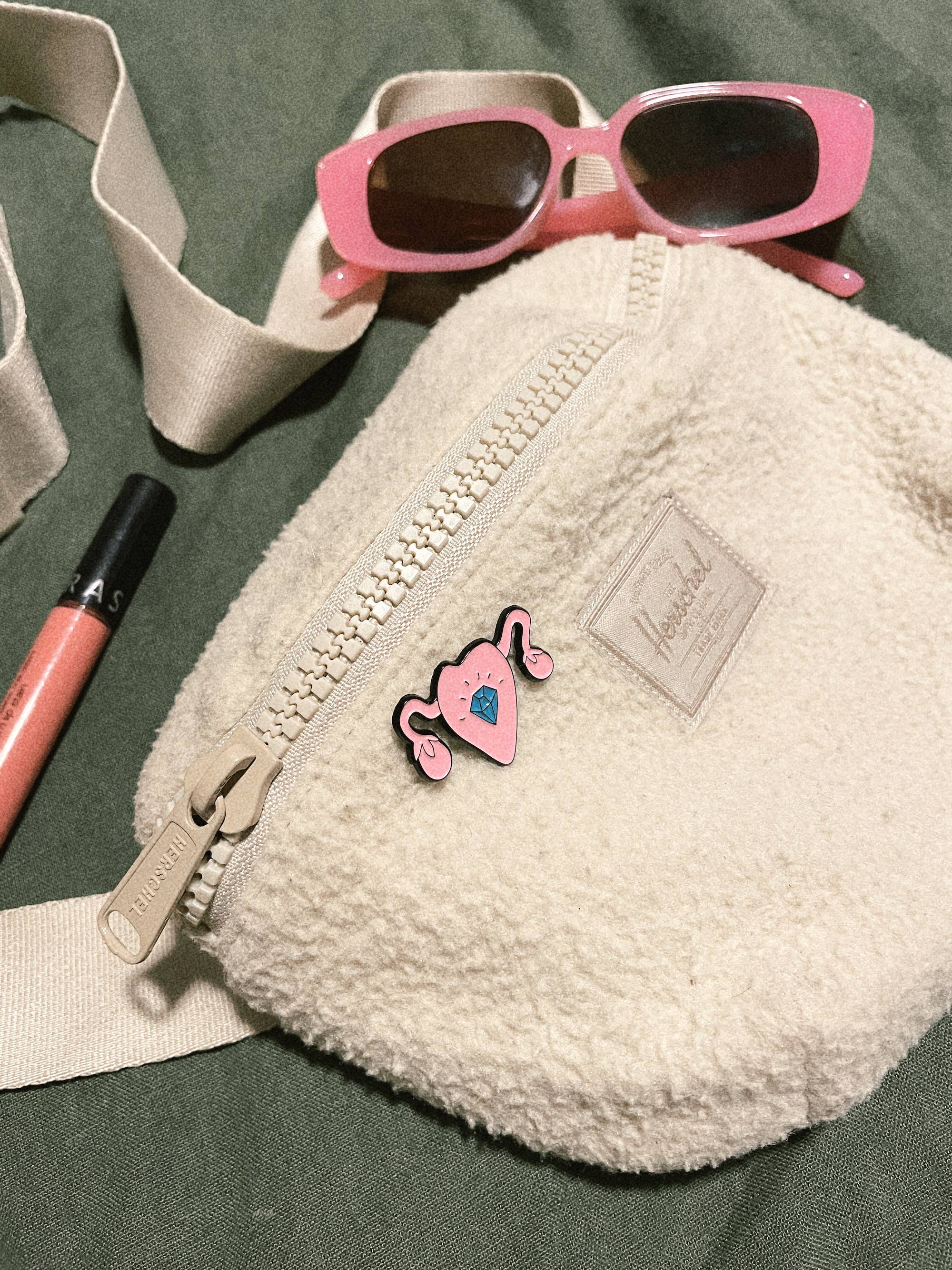 Girl Gang Craft - Wholesale Lapel Pin/Button - Uterus Enamel Pin2