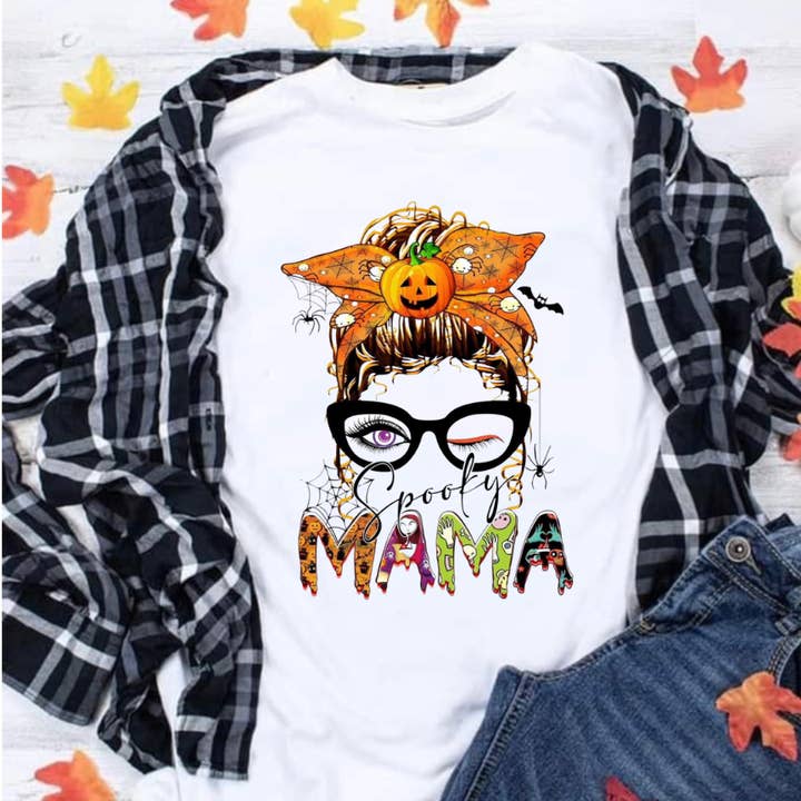 Spooky Mama t-shirt voor wholesale door Sincere Sentiments LLC