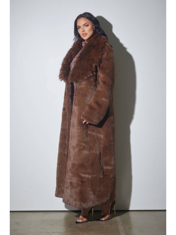 WFFS - Wholesale Coat - Women's - Faux Fur Long Coat with Pockets6
