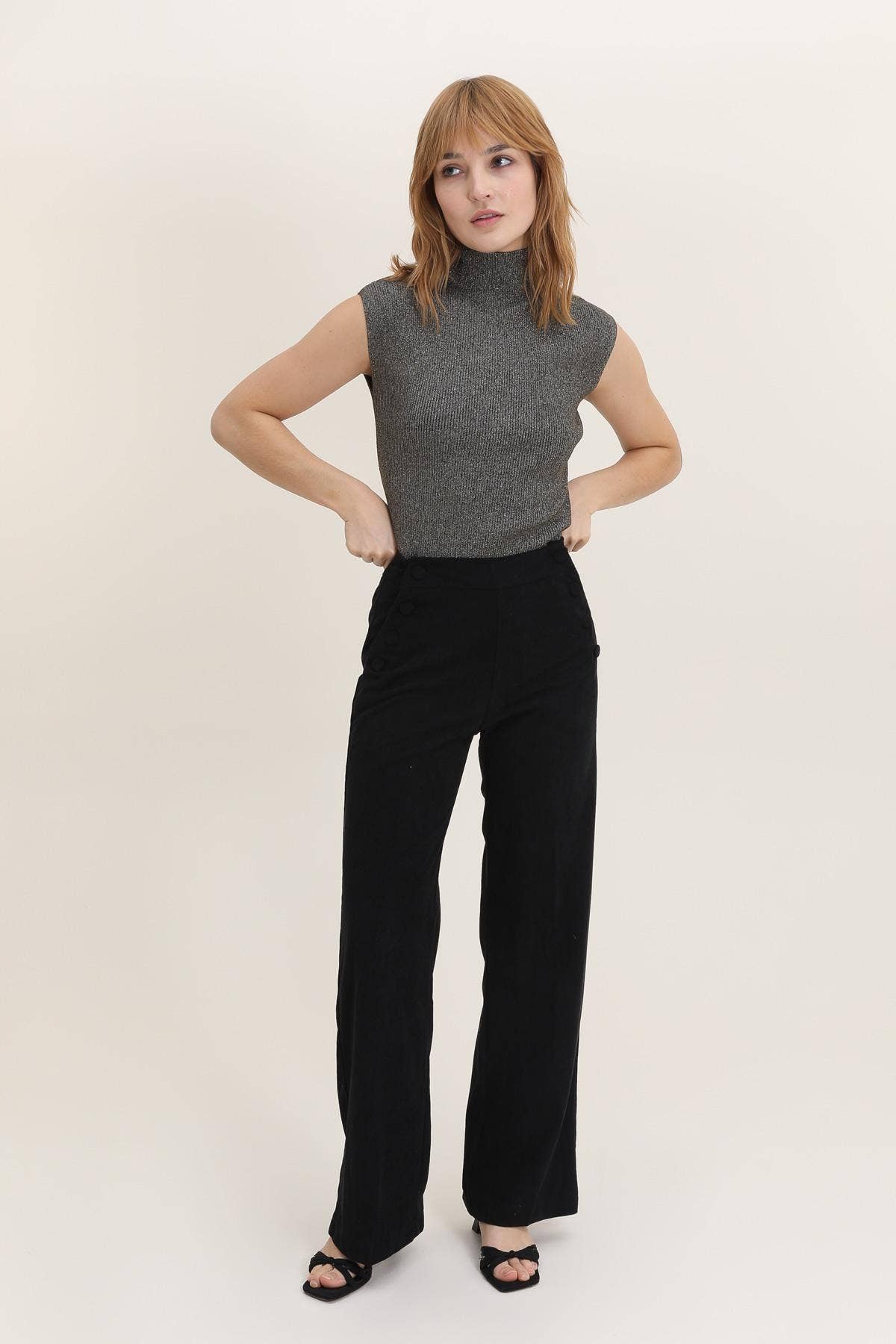 LULUMARY – Großhandel Trainings-/Jogginghose – Damen – Cordhosen P946 mit weitem Schnitt und hoher Taille12