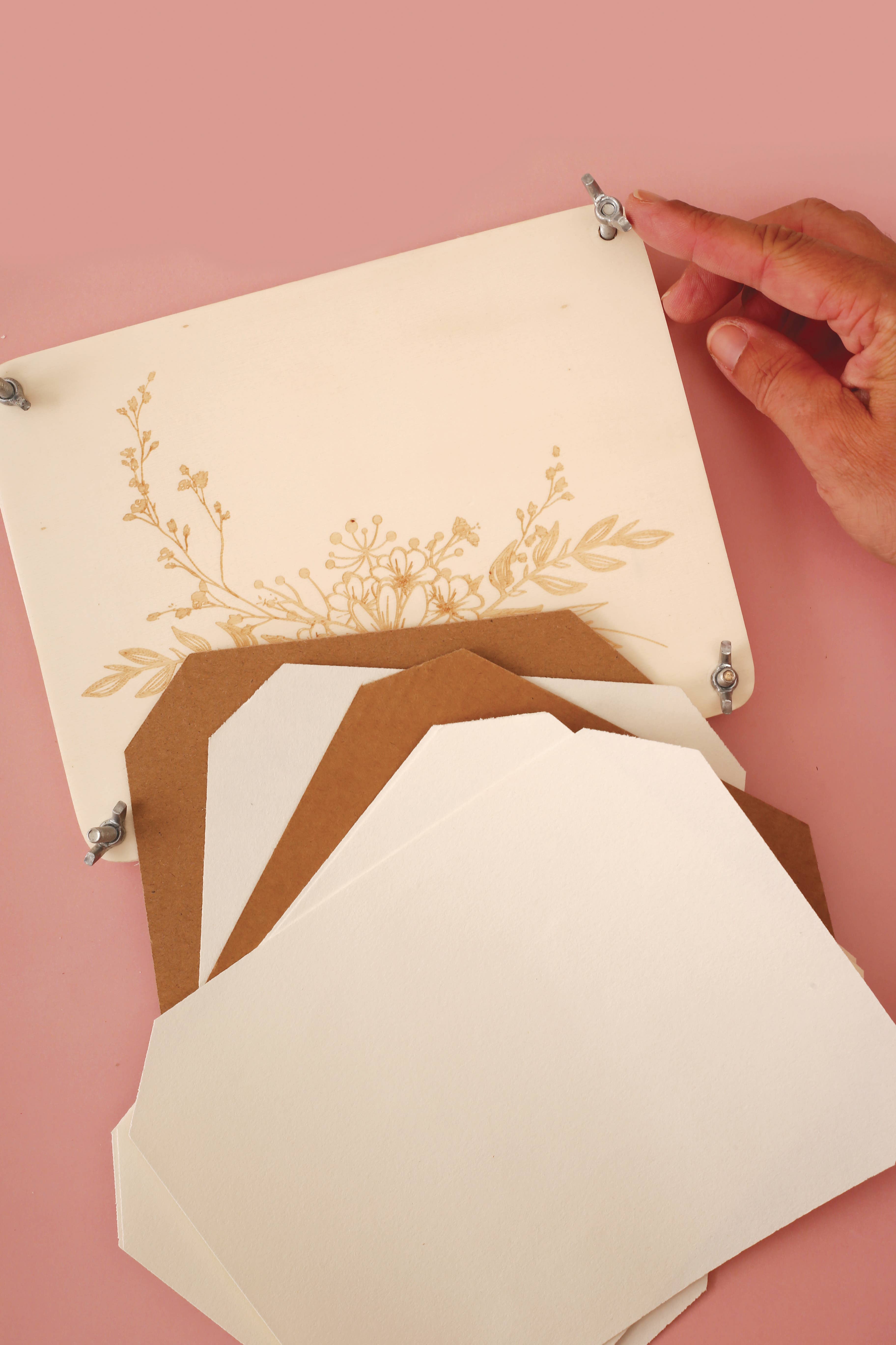 Graine Créative - Vendita all'ingrosso Kit per lavoretti fai da te - Pressa per fiori in legno inciso5