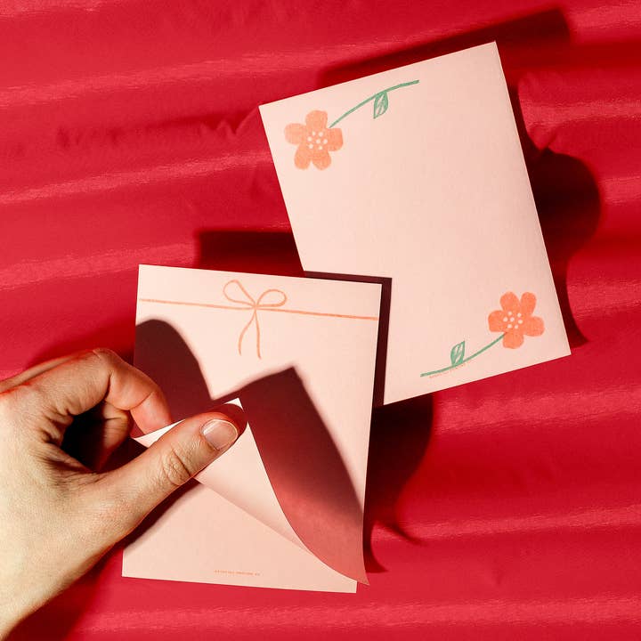 Bromstad Printing Co. – Großhandel Notizblöcke – Notizblock Bow im A2-Format mit Risograph-Druck1