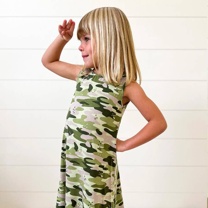 Groene camo mouwloze jurk van bamboe voor meisjes voor wholesale door Bellabu Bear
