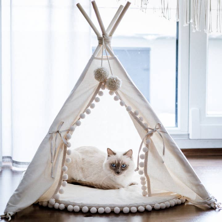 MINICAMP – wholesale Pet bed – Cat/dog – MINICAMP Dog Teepee & Large Cat Tent in Ecru with Pompoms – Size M3