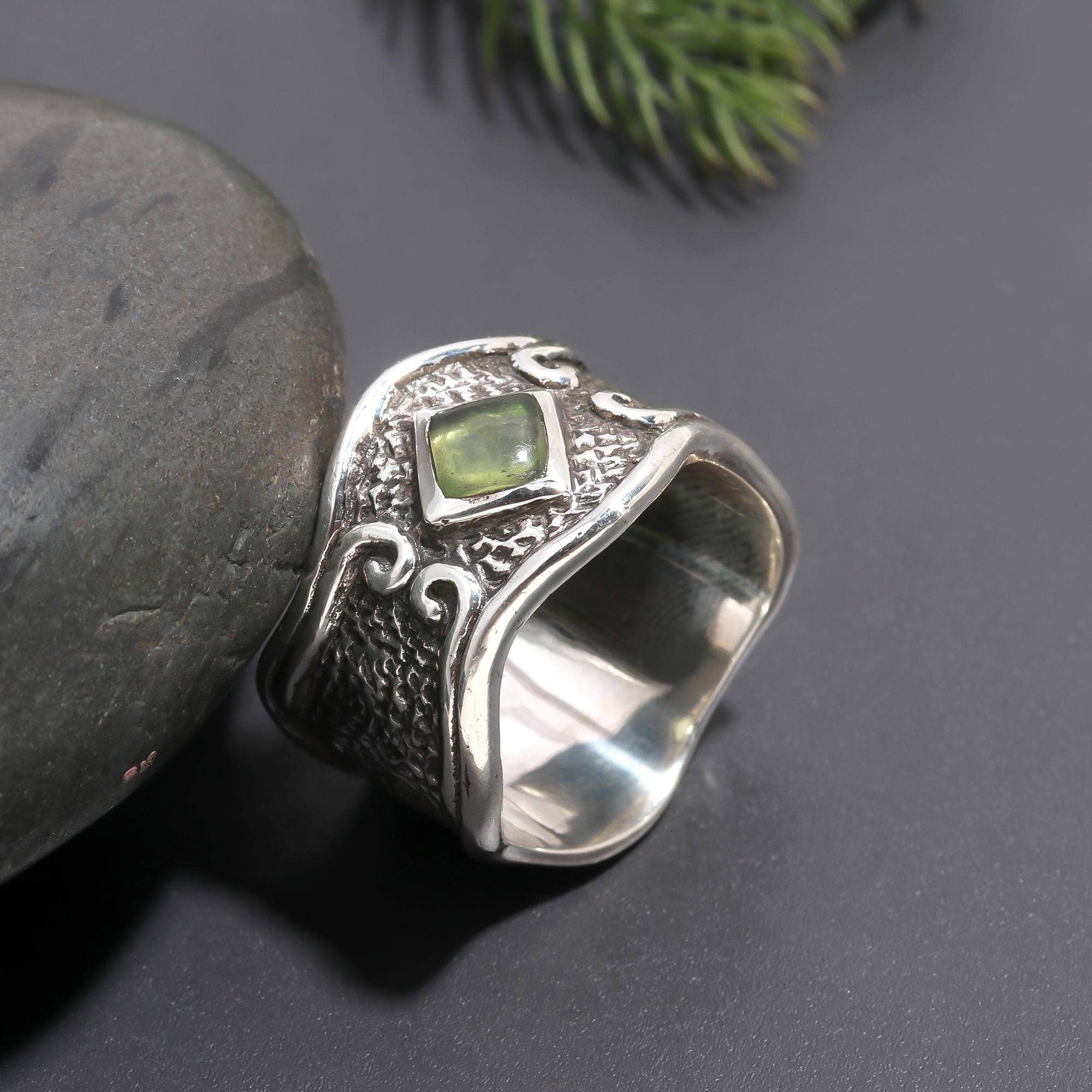 AG 925 JEWELLERY – wholesale Cocktail/statement ring – 925 Silver Antique-Style Textured Ring3