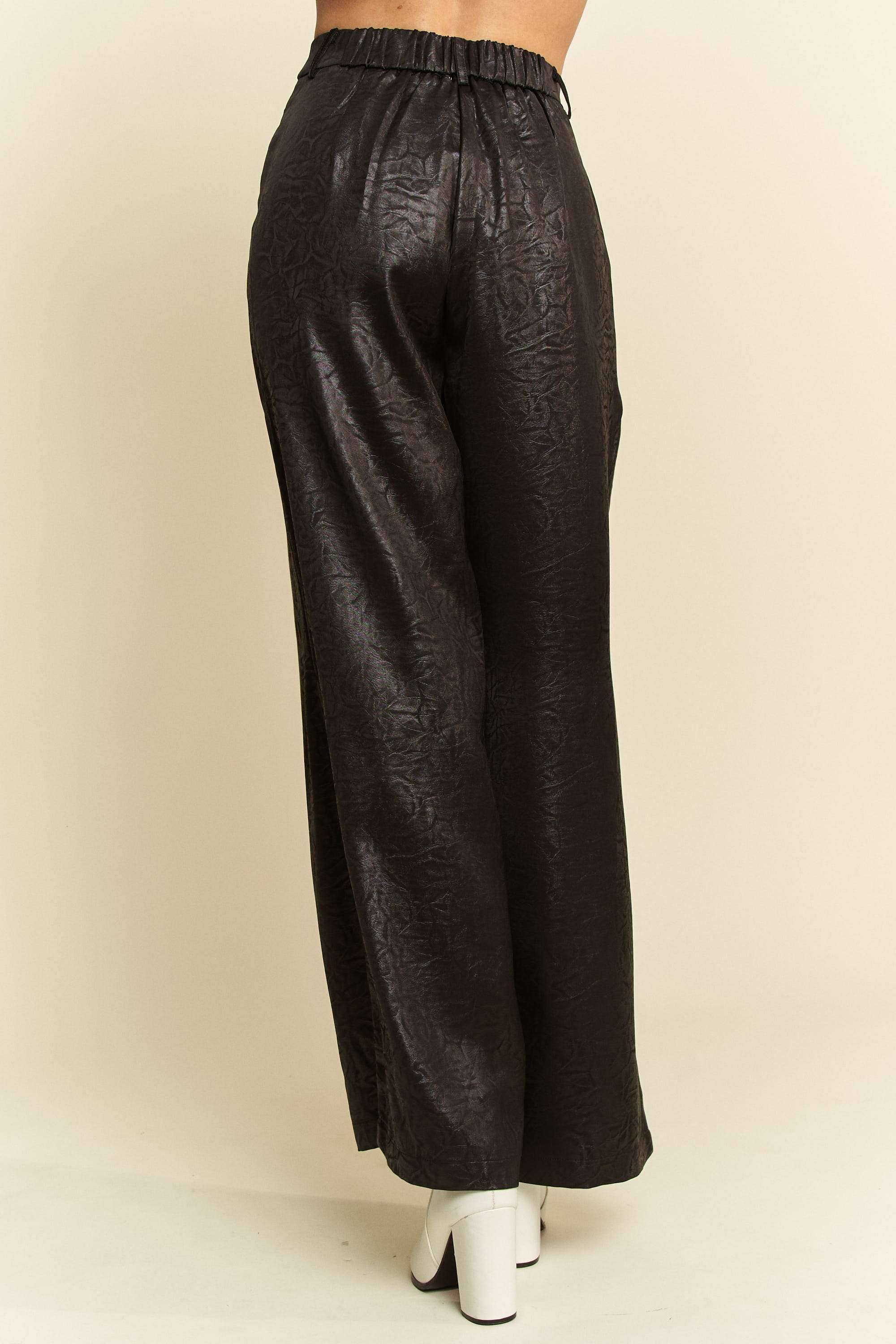 Davi & Dani – wholesale Pants – Women's – PLUS WIDE LEG TROUSERS CRINKLED TEXTURED PANTS14