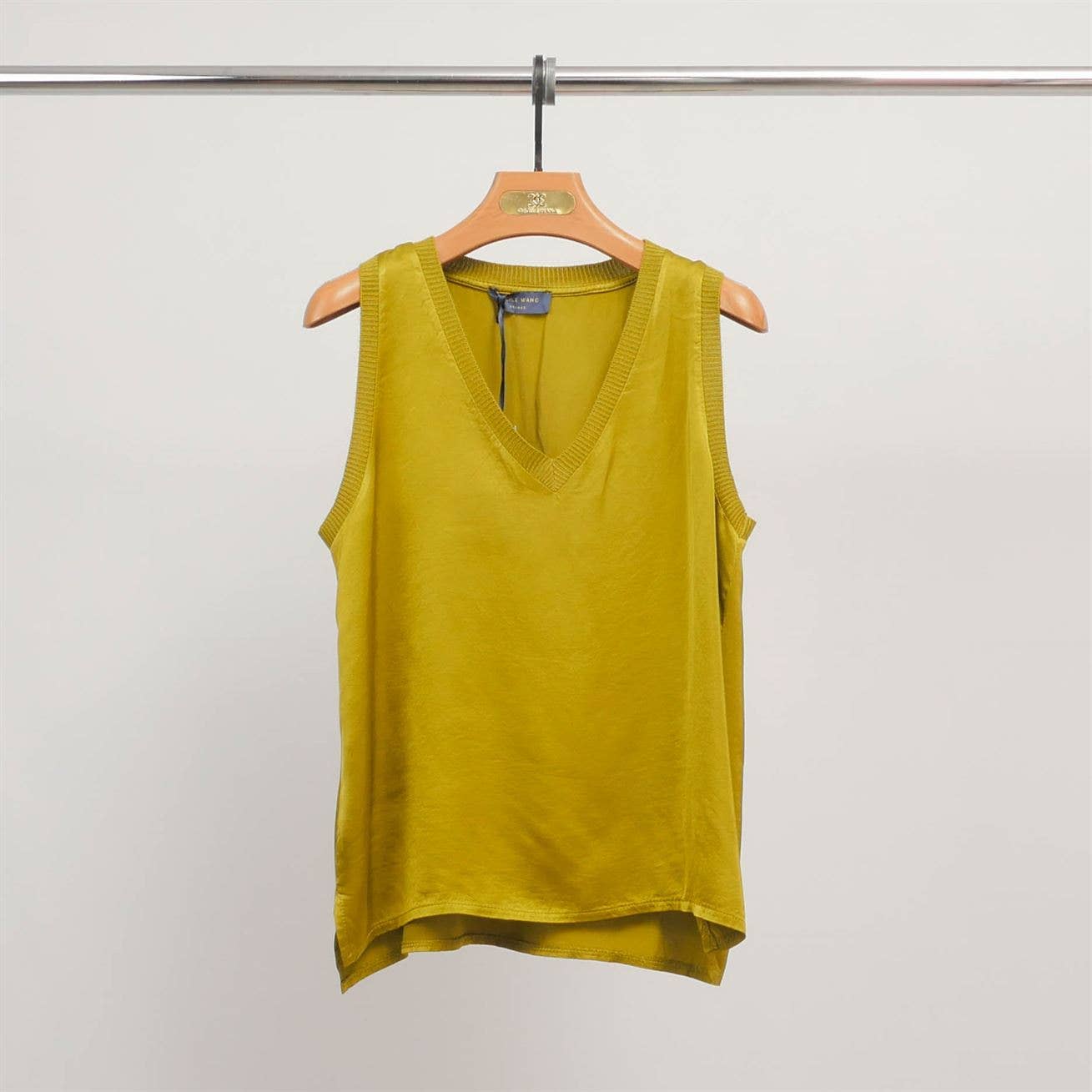 Cecile Wang - Wholesale Tank Top - Women's - V-neck tank top in fluid viscose DB14446VS10