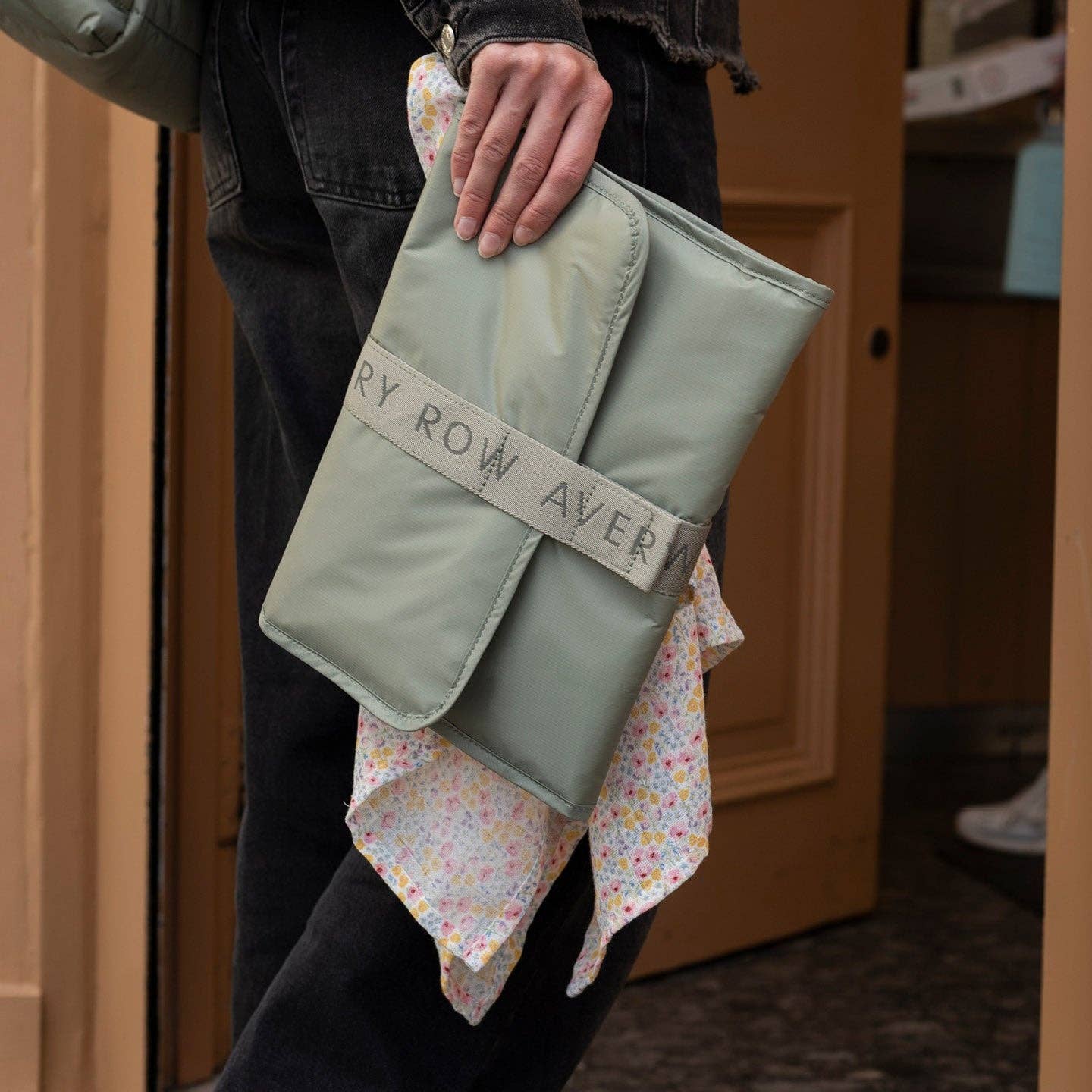 Avery Row – wholesale Blöjbytesmatta - Baby – Reseskötbädd - Oliv1