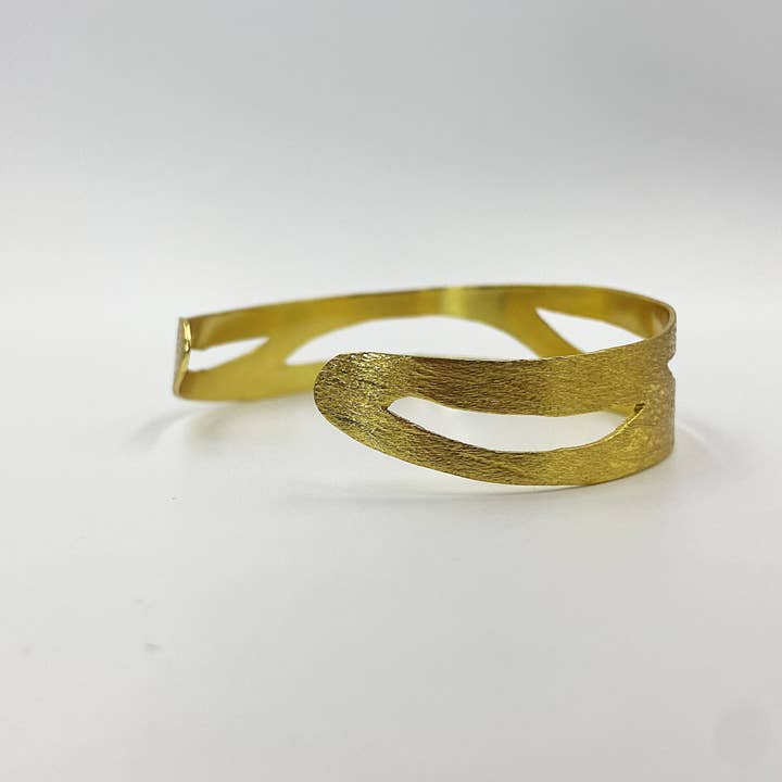 LA MAR - Wholesale Cuff Bracelet - AURA gold-plated bracelet - Design with character1