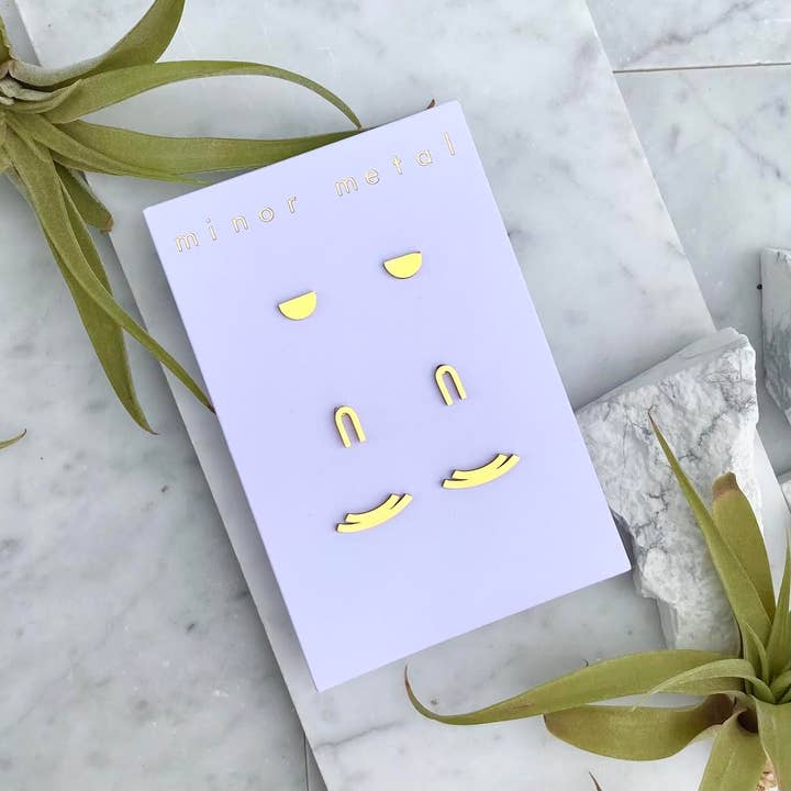 ensemble de clous géométriques pour la vente par minor metal jewelry