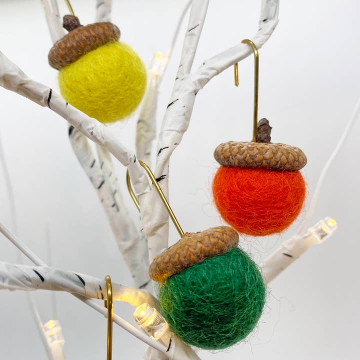 Oakwind Hollow – Großhandel Verzierungs-Set – Eichelschmuck aus Filz, Motiv Herbstblätter, 5 Stück