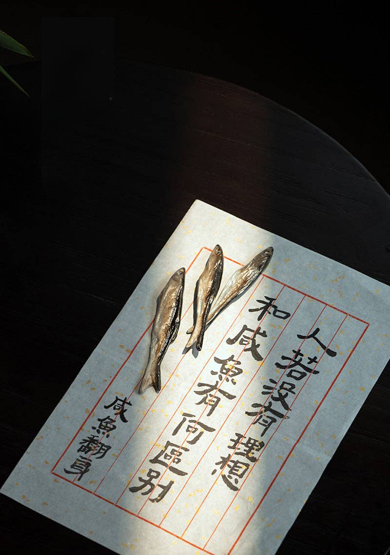 Gohobi （We cover U.S. import duties） - Wholesale Decorative Figurine - Gohobi Handmade Ceramic YiXing Clay Pacific Saury Fish Ornament Tea pet4