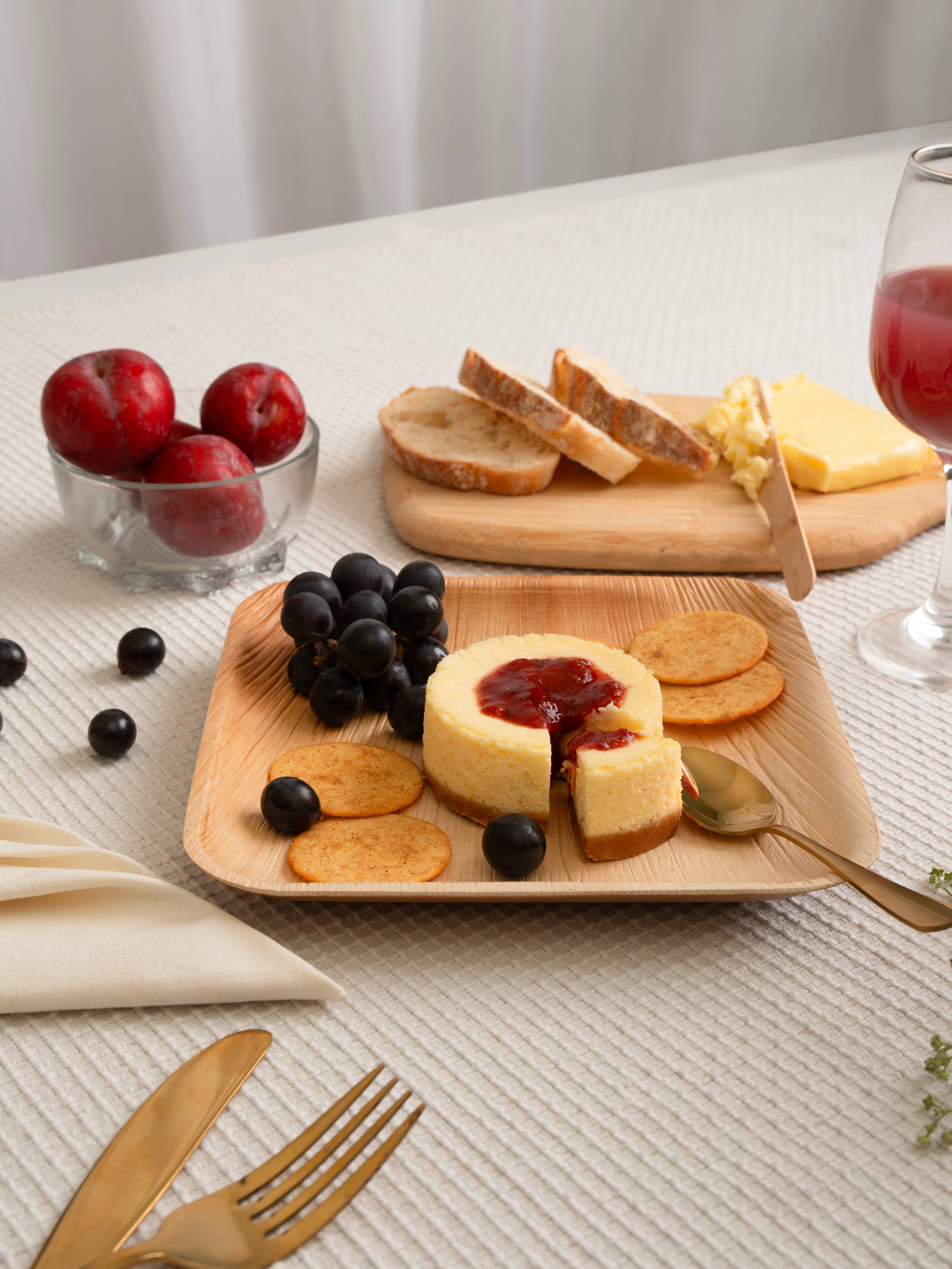 LuxeDesigns Co LLC - Wholesale Disposable Plate - LuxeDesigns Disposable 8" Palm Leaf Plate Set of 506