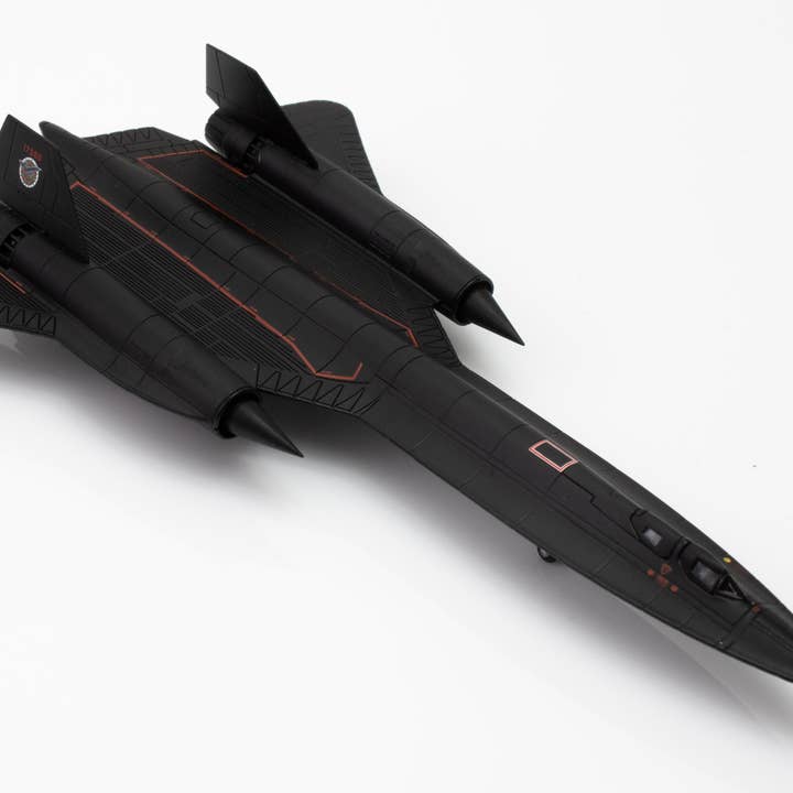 HERPA USAF SR-71A 1/200 DETACHMENT 4 DARTBOARD (**) für den Großhandel von Daron Worldwide Trading