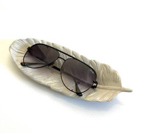 Lymeliteco - Wholesale Decorative Tray - Feather Concrete Tray | Elegant Feather Trinket Tray2