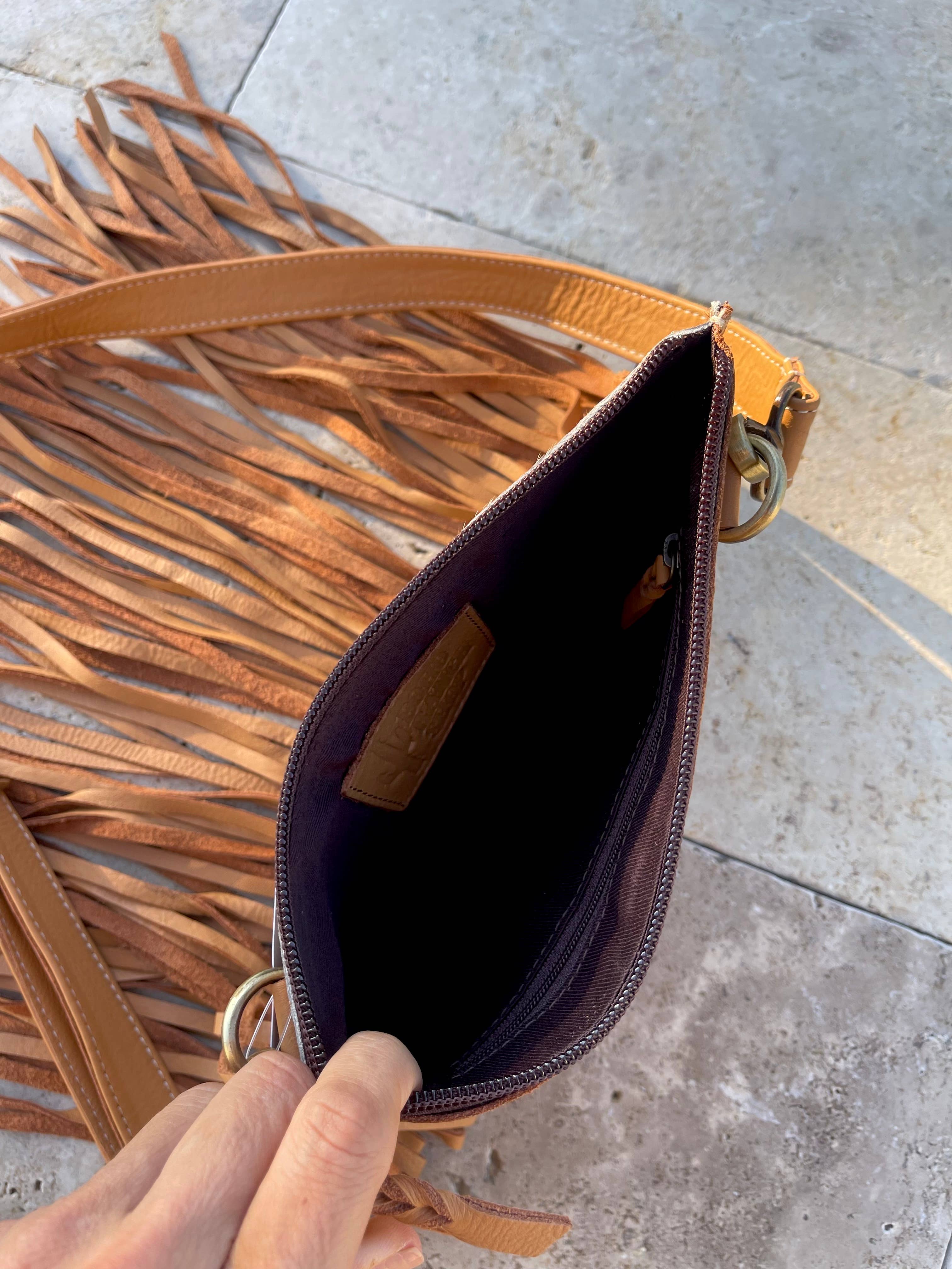 Boho Ranch Shop - Venta al por mayor Bandolera - Mujer - Bolso cruzado THE JESSE de cuero con flecos y tachuelas9