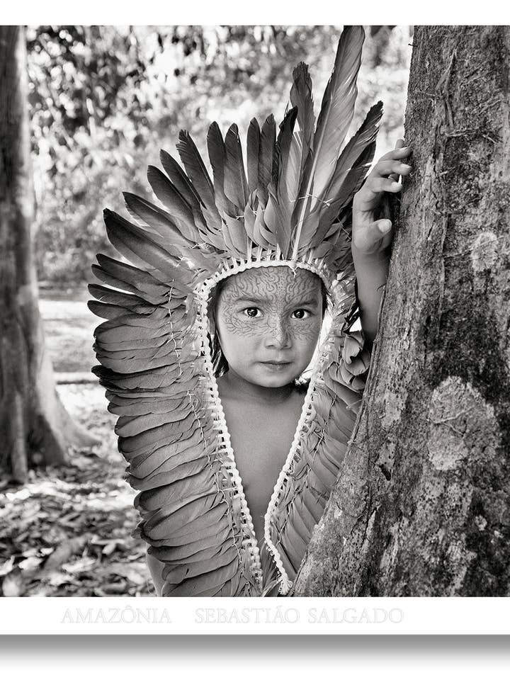 Sebastião Salgado. Amazônia. Poster ‘Ragazza Yawanawa’ per la vendita all'ingrosso da parte di TASCHEN Europe