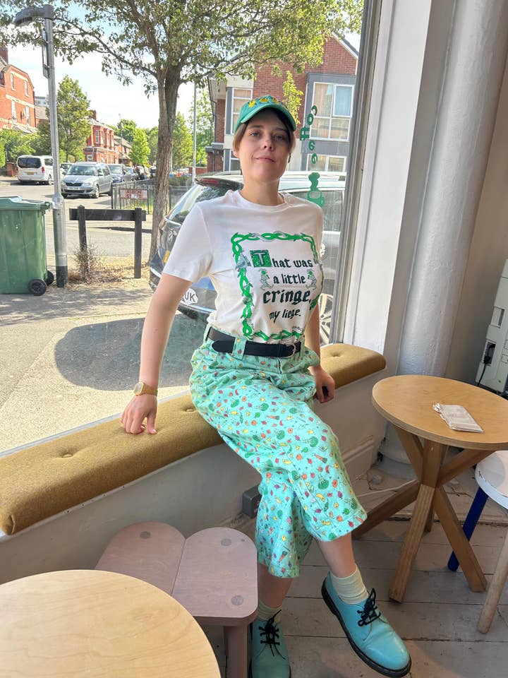 2B Or Not 2B - Wholesale Screen Printed T-Shirt - Unisex - Medieval Organic Cotton Cringe My Liege T-Shirt4