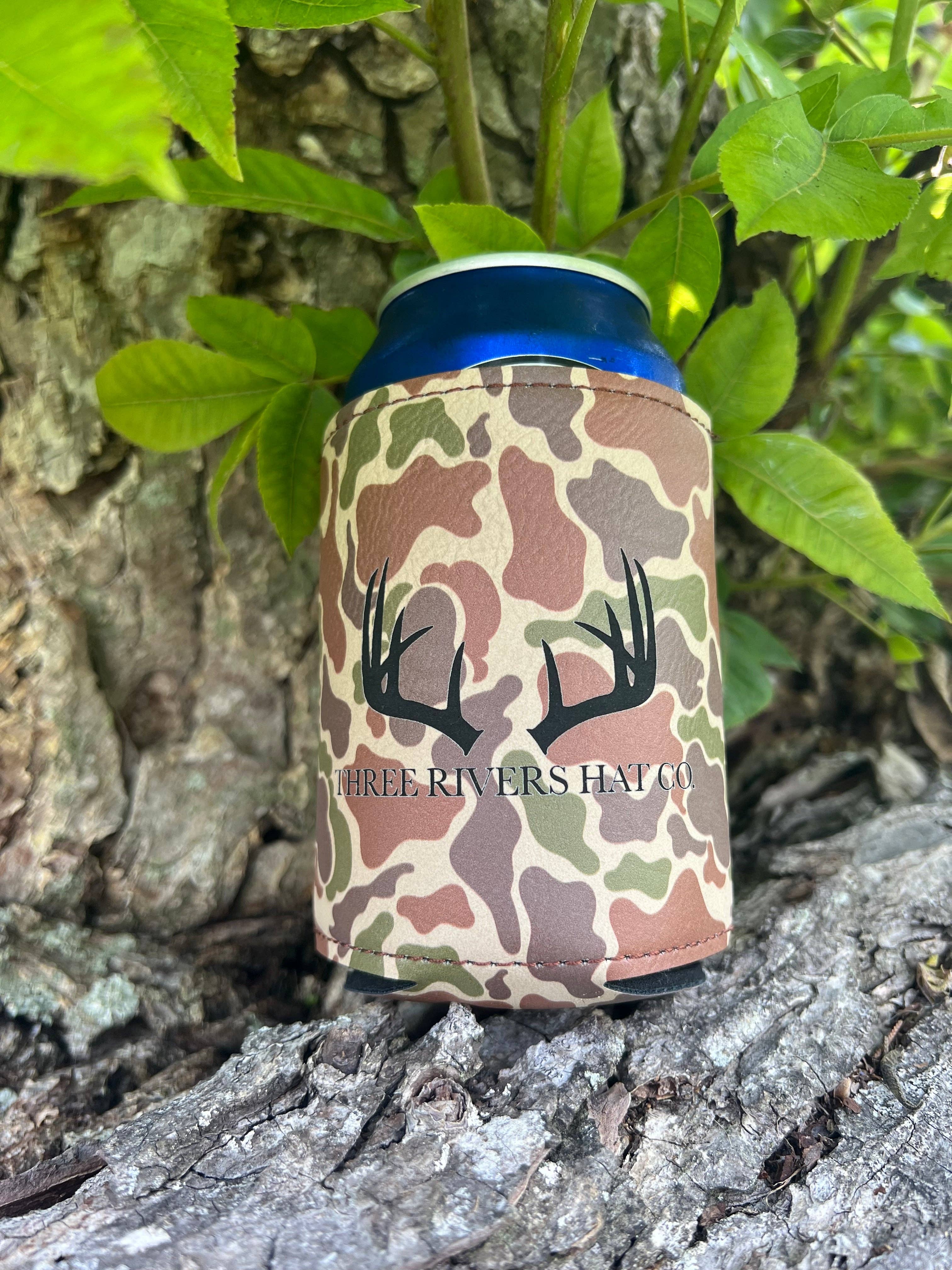 Three Rivers Hat Co. - Venta al por mayor Fundas para recipientes de bebida - Porta latas camuflaje Tres Ríos2