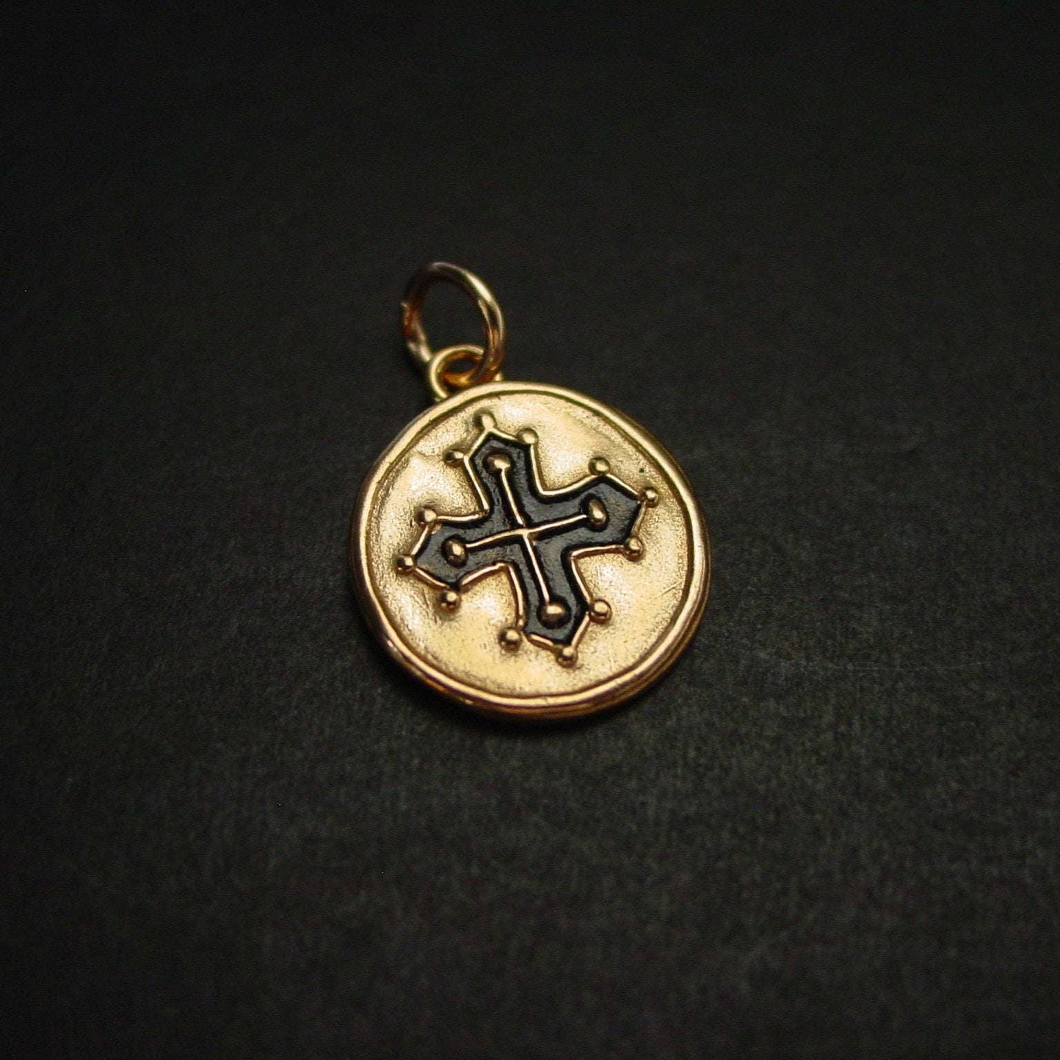 Vis a Vis Jewelry – Engroshandel Halskæde med vedhæng – Lille occitansk kryds halskæde2