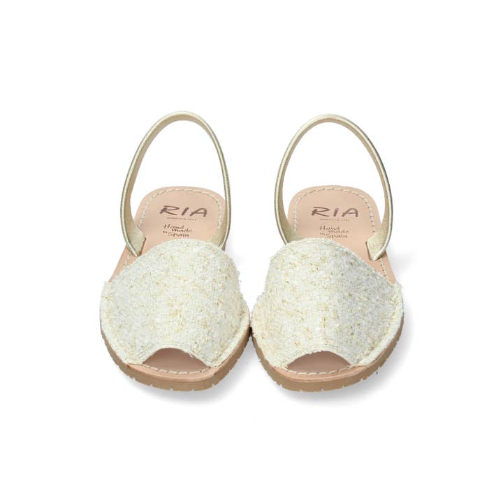 Klassieke Minorcaanse sandaal voor dames in witte stof voor wholesale door Ria Menorca