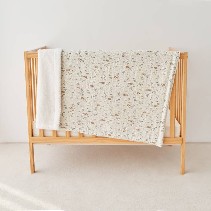 Teddy Leaf Modal Gauze & Sherpa Blanket for wholesale by Loa Daisy